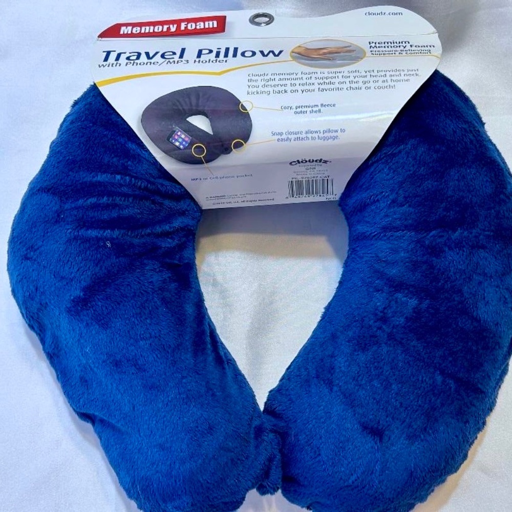 NWT Travel Pillow with Phone/MP3 Holder